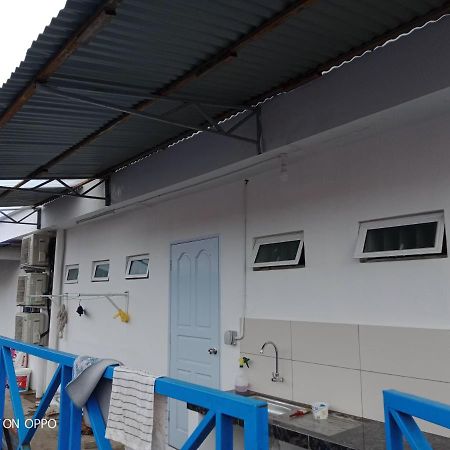 Ocean House Albergue Semporna Exterior foto
