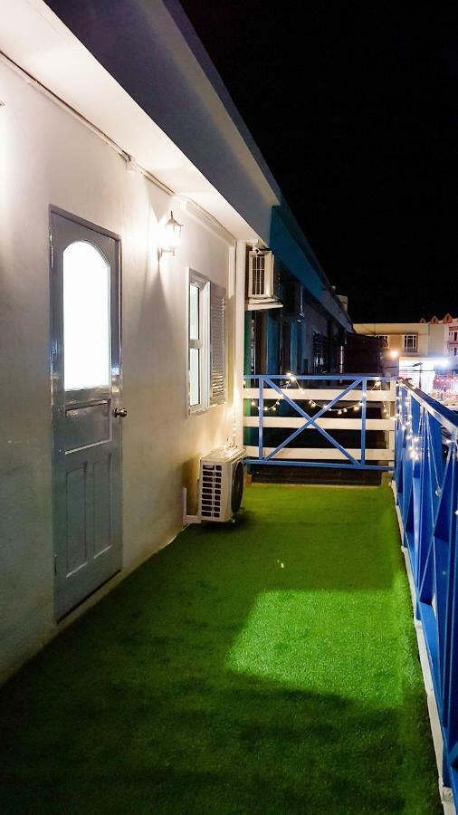 Ocean House Albergue Semporna Exterior foto